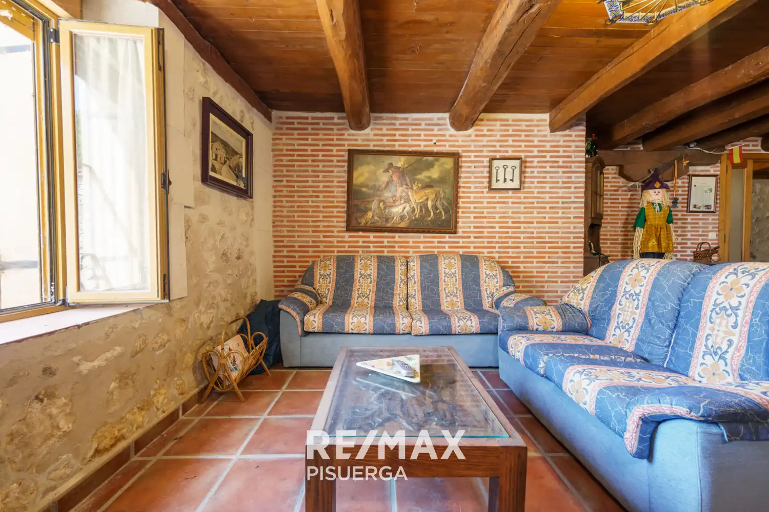 Sala d'estar de Finca rústica en venda en Torrescárcela amb Terrassa, Traster i Moblat