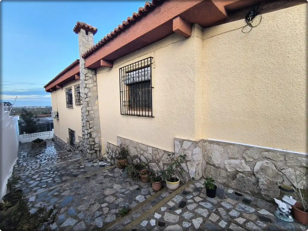 Houses for sale in Potries