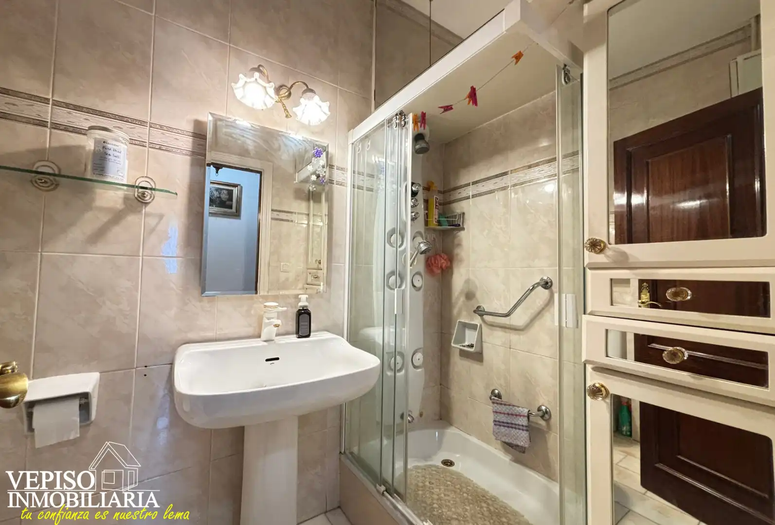 Badezimmer von Wohnung zum Verkauf in Madrid mit Klimaanlage, Heizung und Parkett
