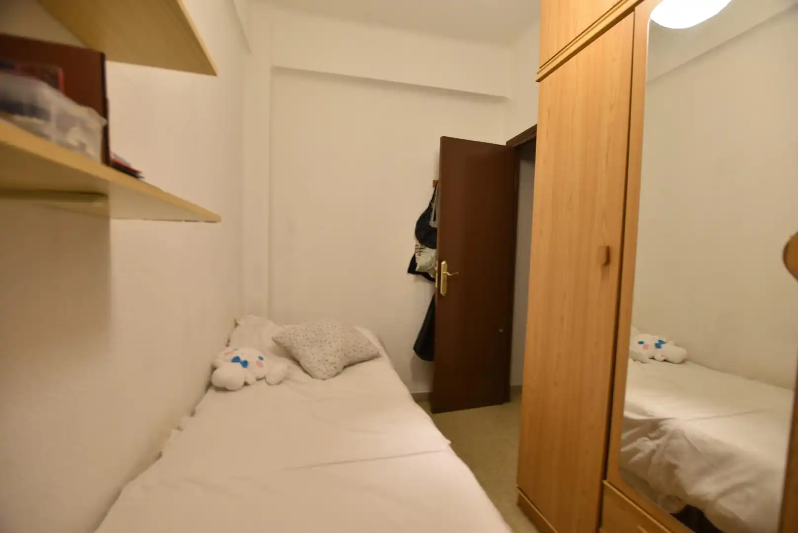 Bedroom of Flat for rent in Granada  with Furnished