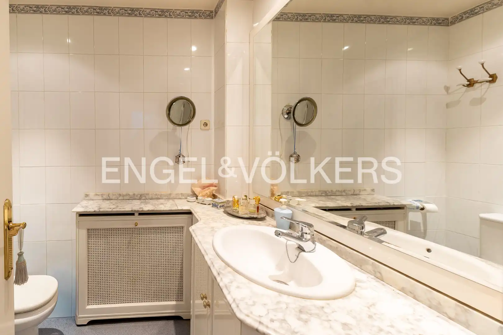 Badezimmer von Wohnung zum Verkauf in Madrid mit Heizung und Terrasse