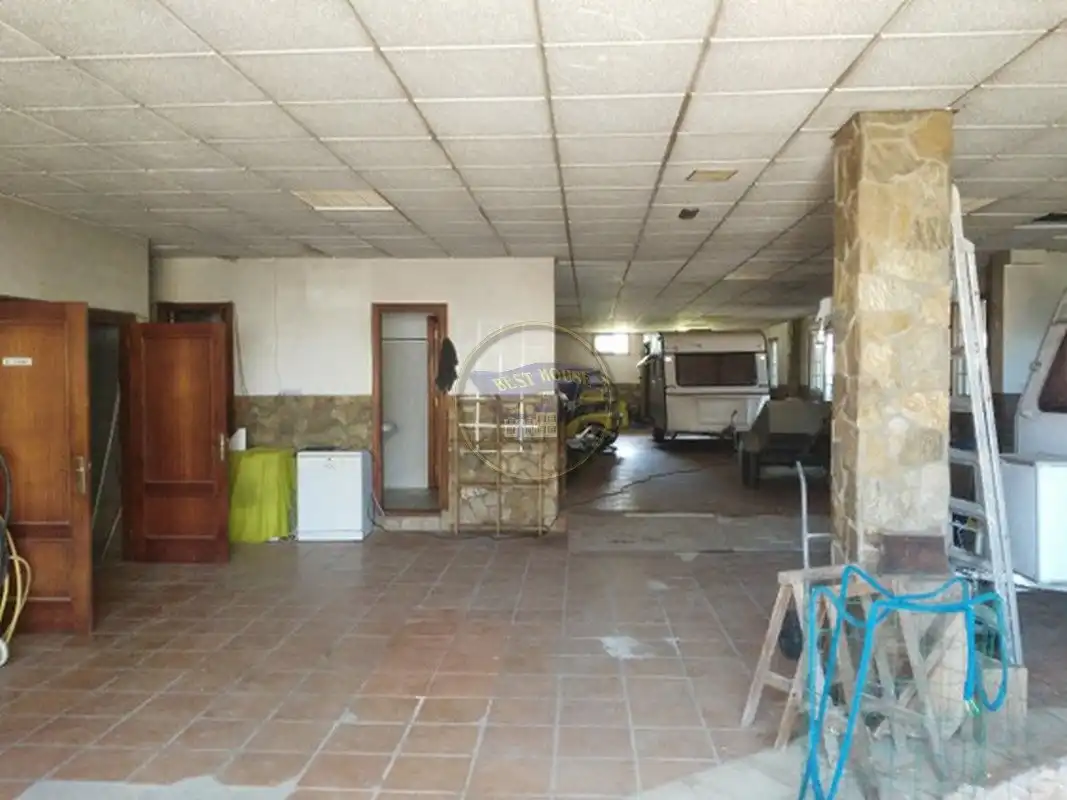 Finca rústica en venta en Vigo  con Calefacción, Trastero y Piscina