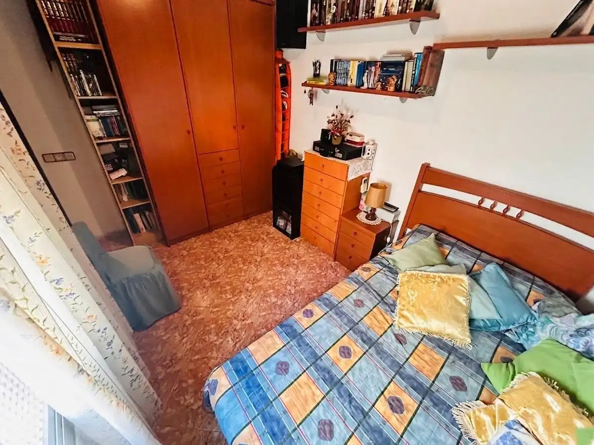 Habitación de Piso en venta en L'Hospitalet de Llobregat con Amueblado y Balcón
