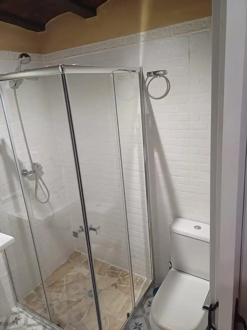 Bathroom of Houses for sale in Moclinejo
