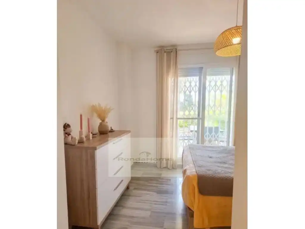Bedroom of Flat for rent in Benahavís