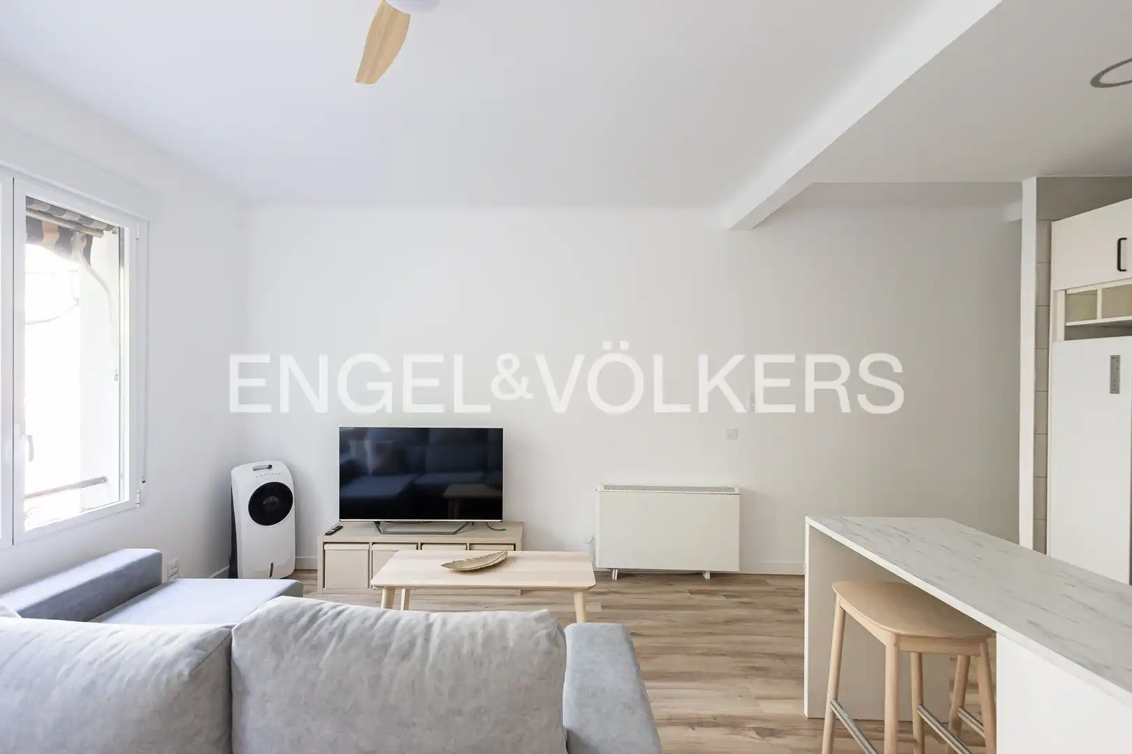 Living room of Flat for rent in Madrid  with Heating, Parquet flooring and Furnished
