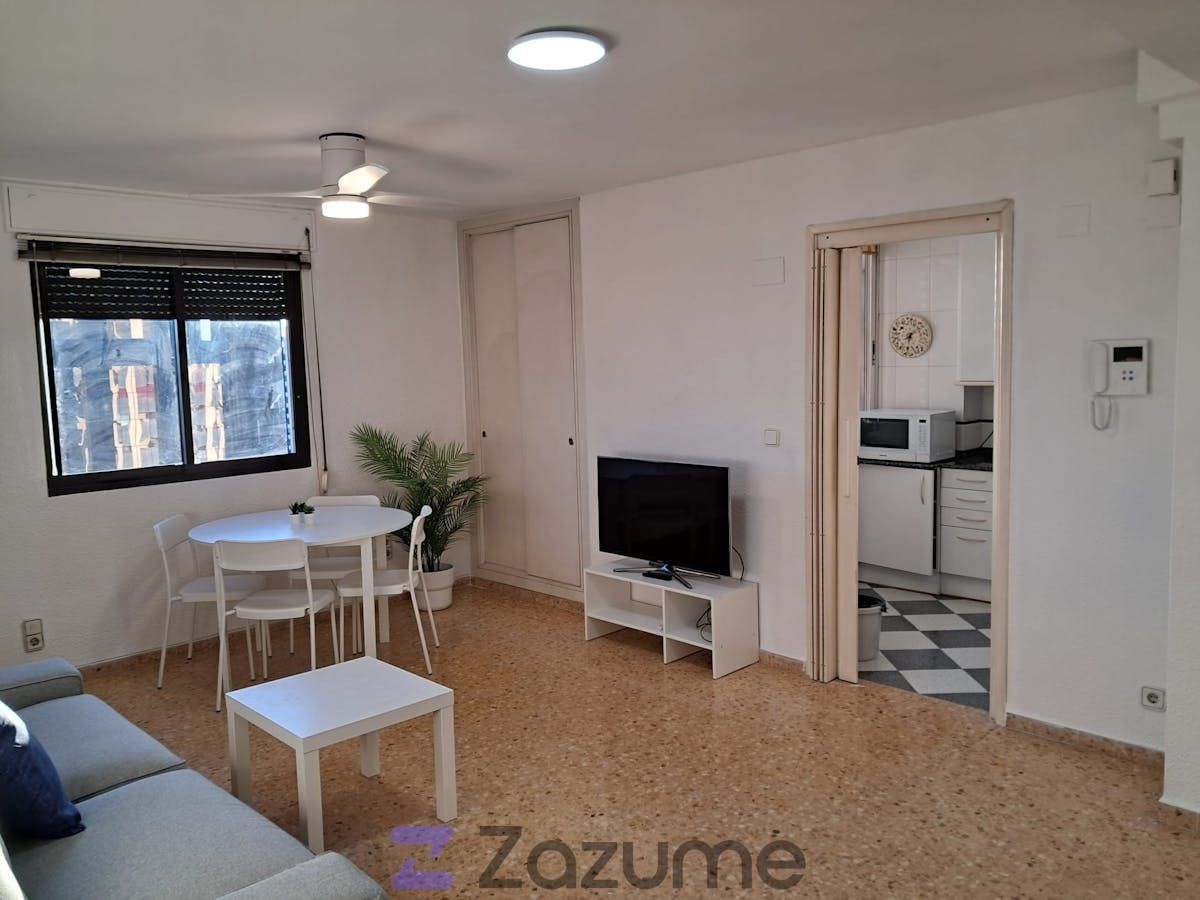 Sala de estar de Piso de alquiler en  Valencia Capital con Calefacción, Amueblado y Horno