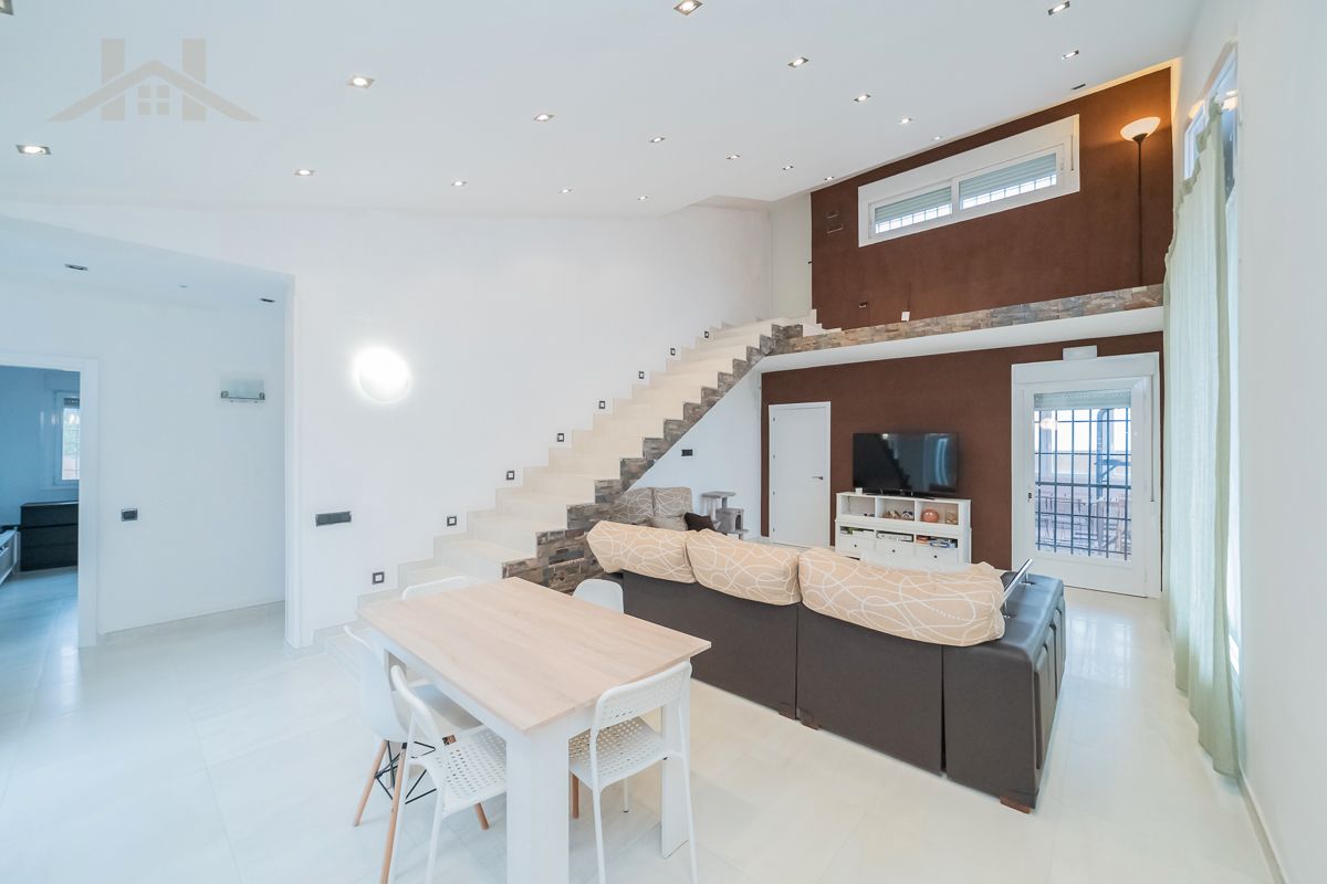 Sala d'estar de Casa o xalet en venda en Carranque amb Calefacció, Jardí privat i Terrassa