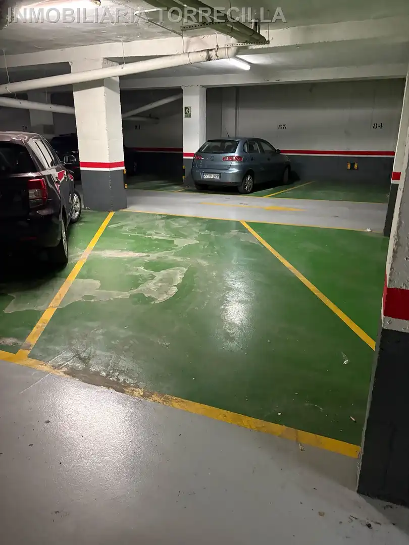 Aparcament de Pis en venda en Valladolid amb Calefacció, Parquet i Terrassa