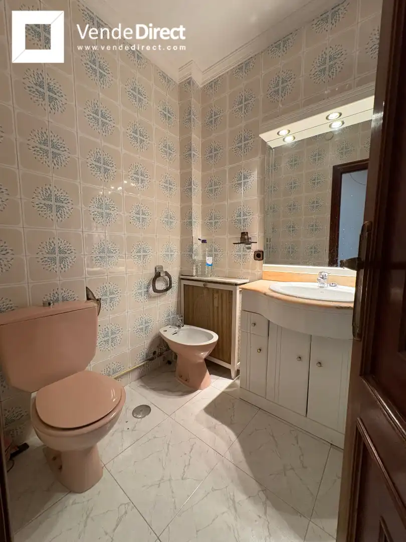 Bathroom of Flat for sale in Madrid  with Air Conditioner, Heating and Terrace