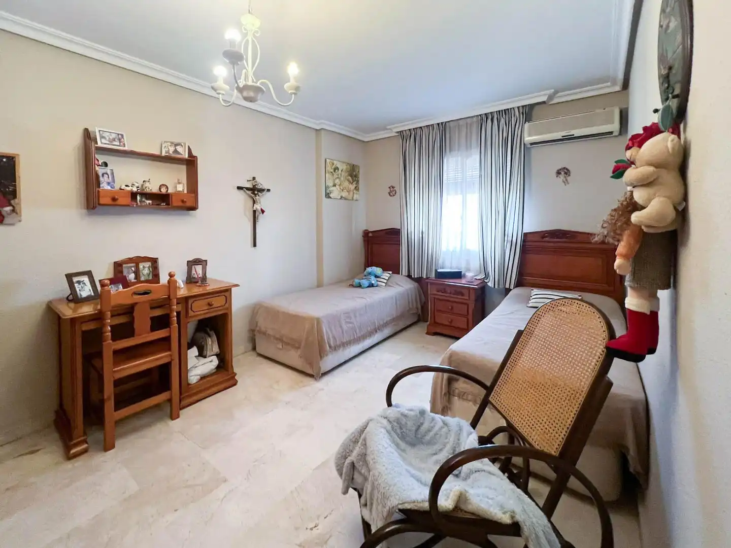 Dormitori de Casa o xalet en venda en Mijas amb Jardí privat, Terrassa i Traster