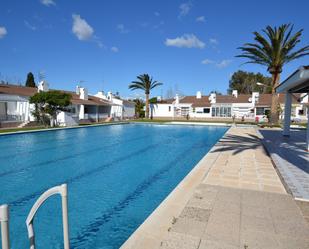 Schwimmbecken von Wohnungen zum verkauf in Deltebre mit Klimaanlage und Terrasse