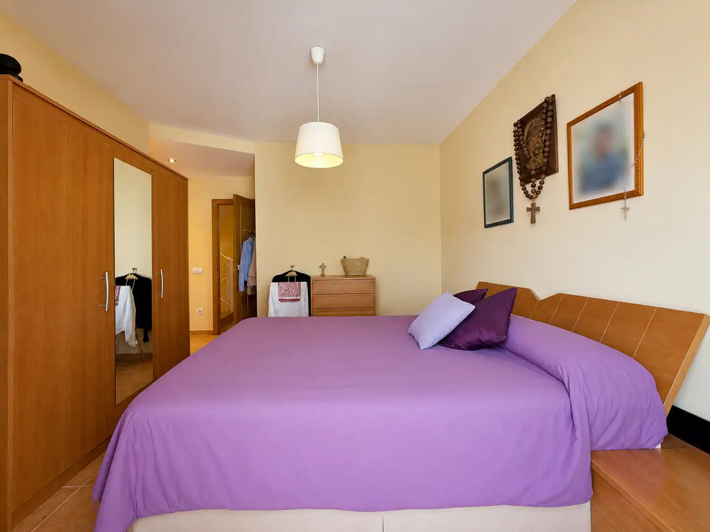 Schlafzimmer von Einfamilien-Reihenhaus zum Verkauf in San Antonio de Benagéber mit Klimaanlage, Heizung und Privatgarten