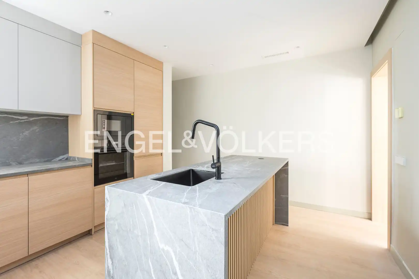 Küche von Wohnung zum Verkauf in  Madrid Capital mit Klimaanlage und Heizung