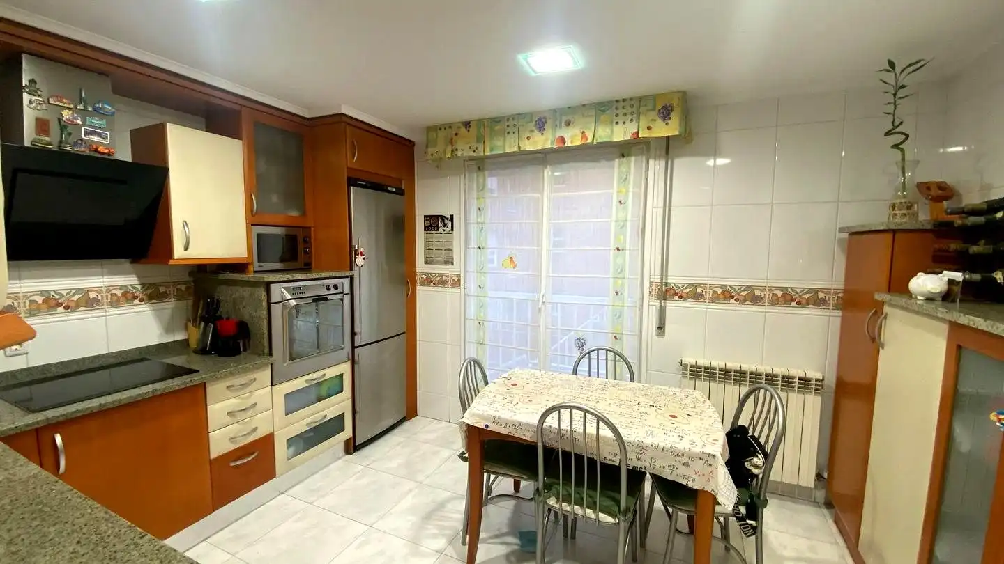 Kitchen of Flat for sale in  Logroño  with Heating, Parquet flooring and Storage room