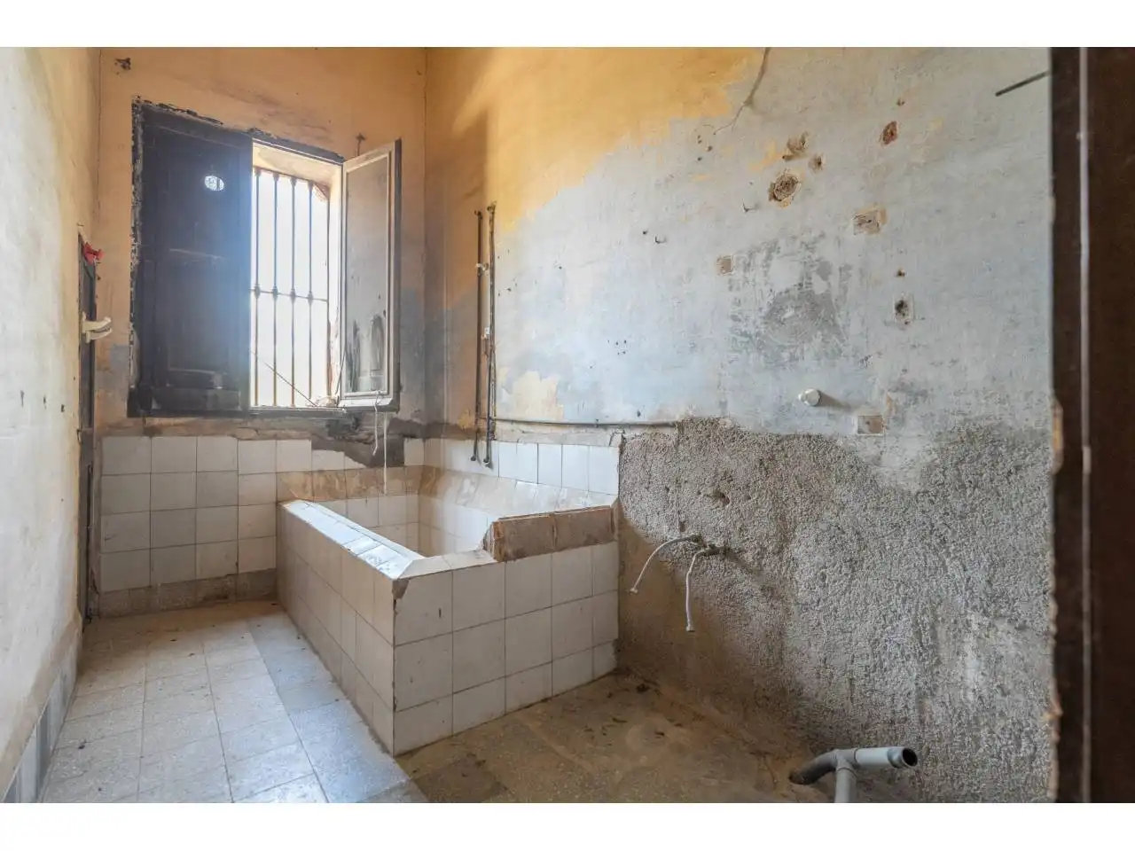 Baño de Finca rústica en venta en Reus con Jardín privado, Terraza y Piscina