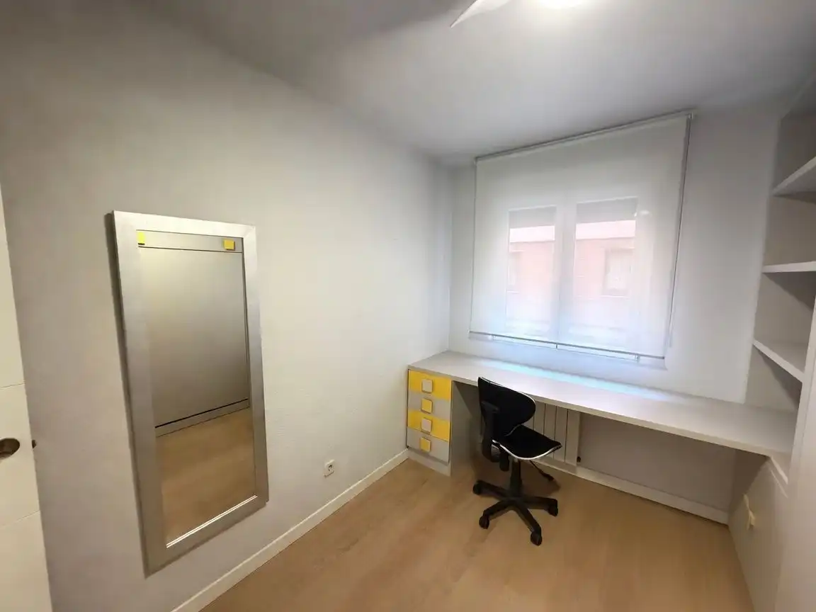 Piso con ascensor en venta en Calle de Braulio Vivas, imagen 11