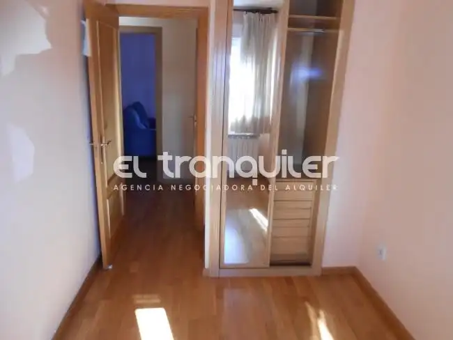 Schlafzimmer von Wohnung zum Verkauf in Madrid mit Klimaanlage, Abstellraum und Möbliert