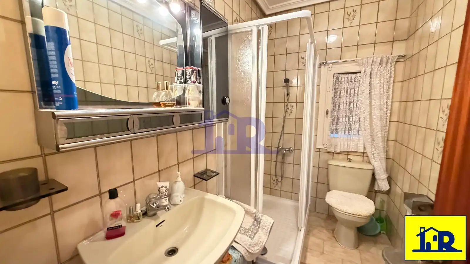 Baño de Piso en venta en Cuenca con Aire acondicionado, Calefacción y Terraza