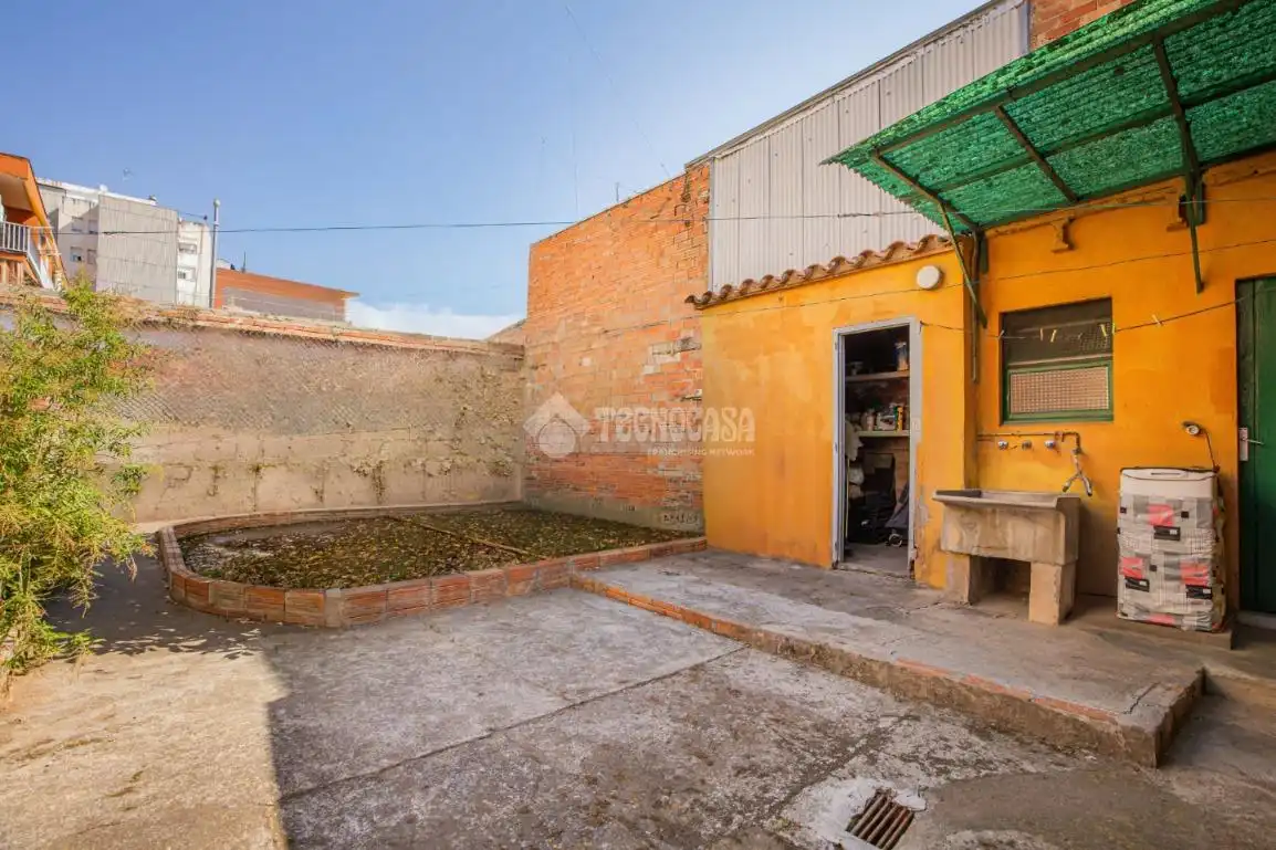 Vista exterior de Casa adosada en venda en Gavà amb Terrassa