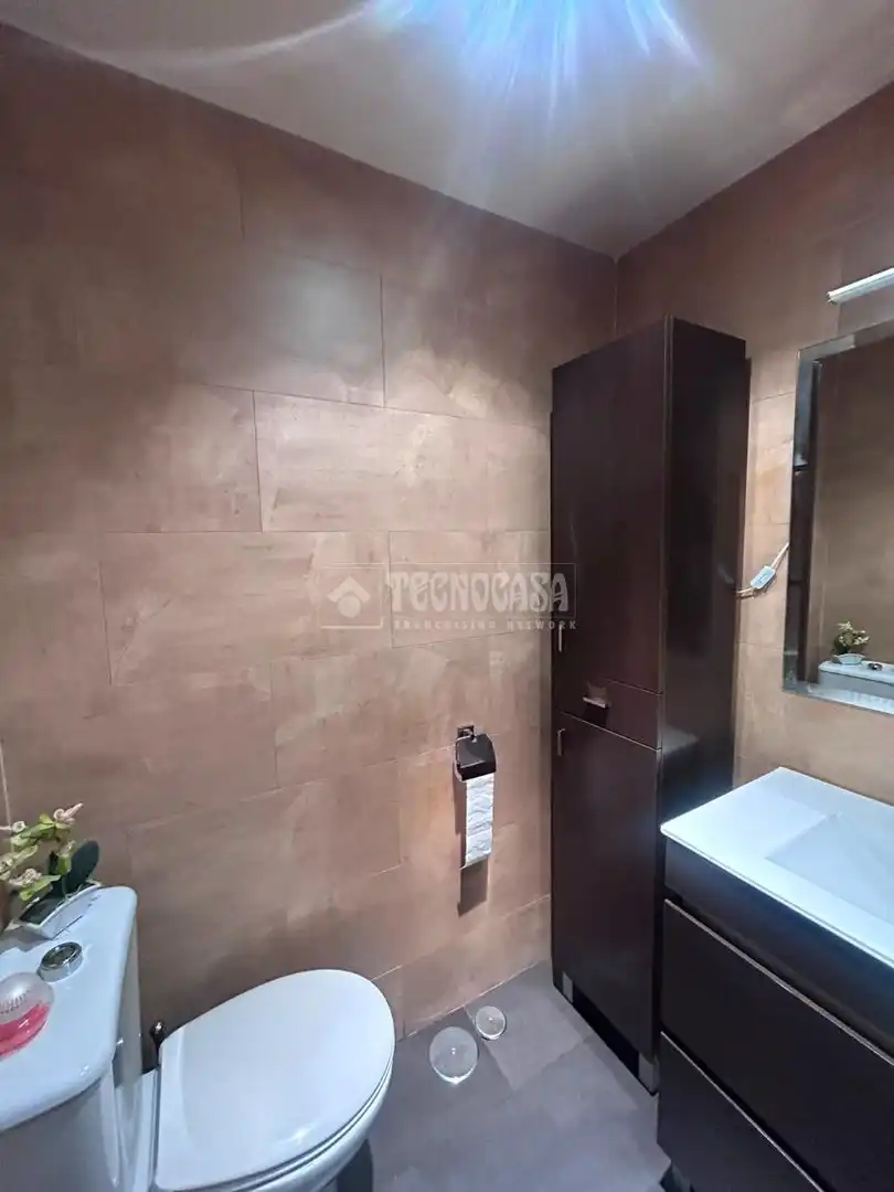 Baño de Piso en venta en Valdemoro con Aire acondicionado, Calefacción y Terraza