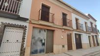 Vista exterior de Casa adosada en venda en Morón de la Frontera