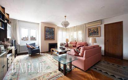 Living room of Flat for sale in  Barcelona Capital  with Air Conditioner, Heating and Terrace