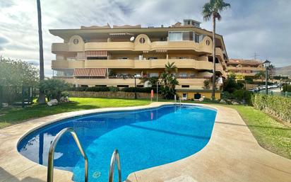 Vista exterior de Àtic en venda en Fuengirola amb Aire condicionat, Calefacció i Piscina