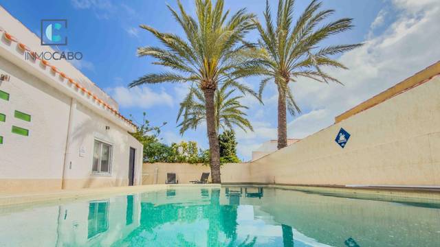 Casa-chalet en Venta en Polígono PLAYA ALEMANES-MANGA, 29 en Entremares