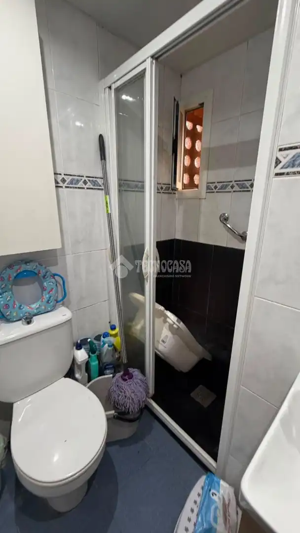 Baño de Piso en venta en Barcelona con Calefacción y Balcón