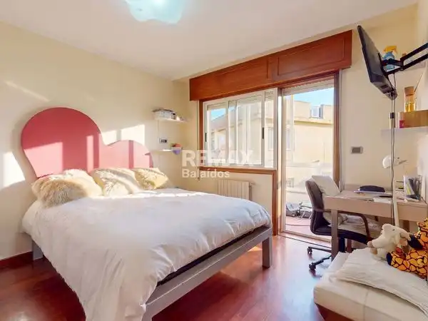 Habitación de Piso en venta en Redondela con Calefacción, Parquet y Terraza