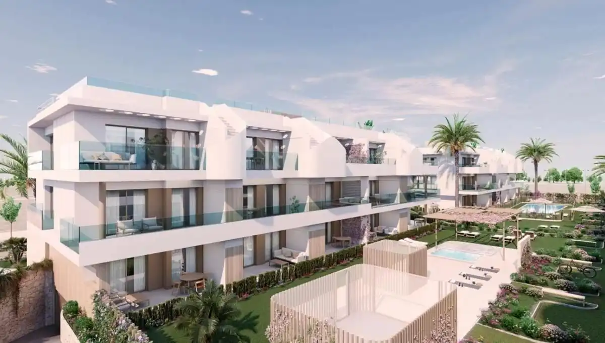 Vista exterior de Apartament en venda en Pilar de la Horadada amb Jardí privat, Terrassa i Piscina comunitària