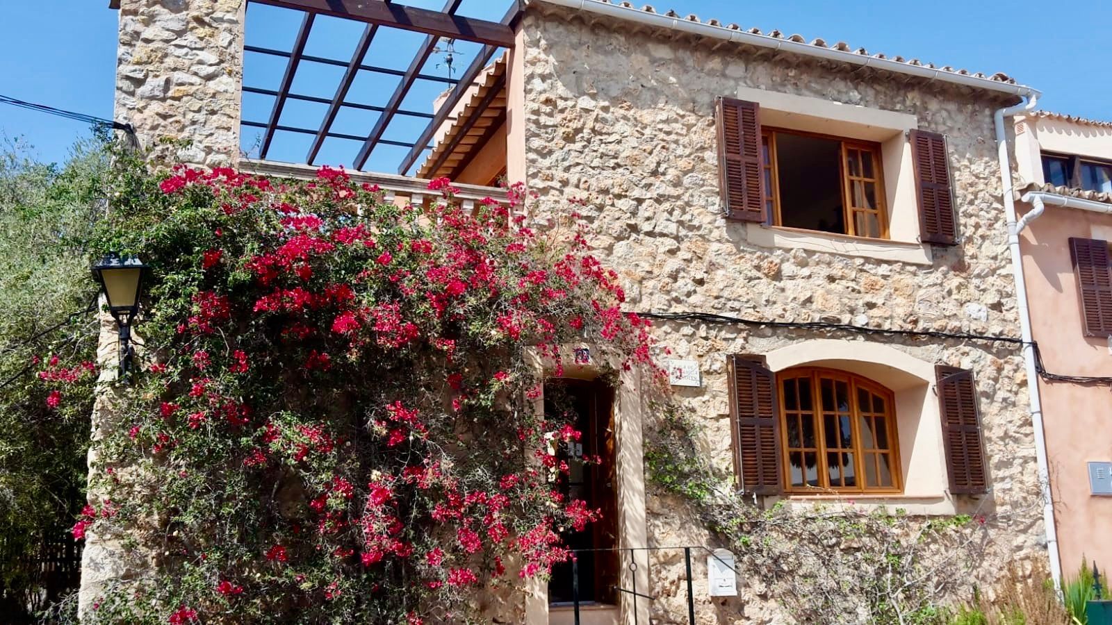 Vista exterior de Finca rústica en venda en Andratx amb Aire condicionat, Jardí privat i Terrassa