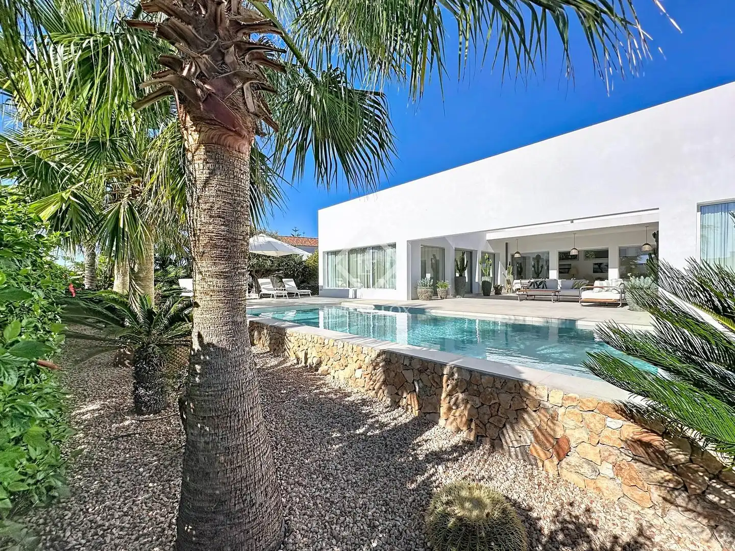 Vista exterior de Casa o xalet en venda en Sant Lluís amb Aire condicionat, Calefacció i Jardí privat