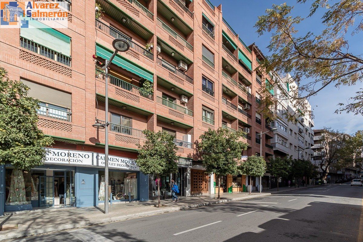 Vista exterior de Pis de lloguer en  Granada Capital amb Calefacció i Terrassa