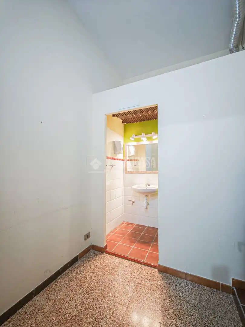 Bathroom of Commercial properties for sale in Arona  with Furnished