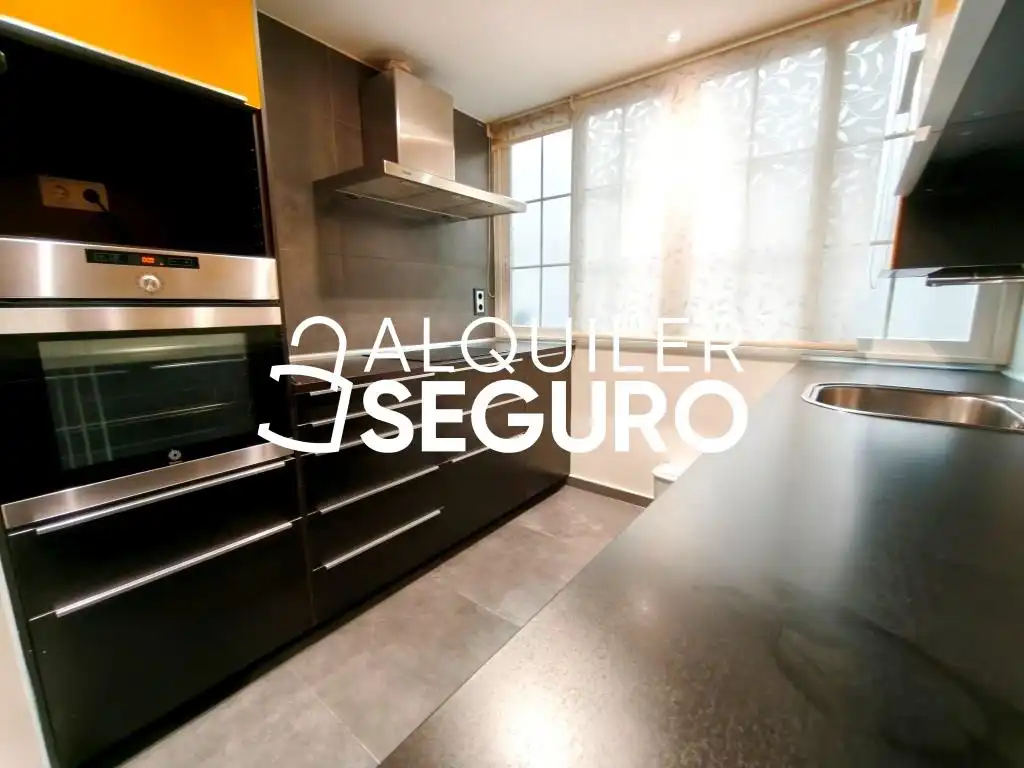 Cuina de Pis de lloguer en Alcorcón amb Aire condicionat, Calefacció i Terrassa