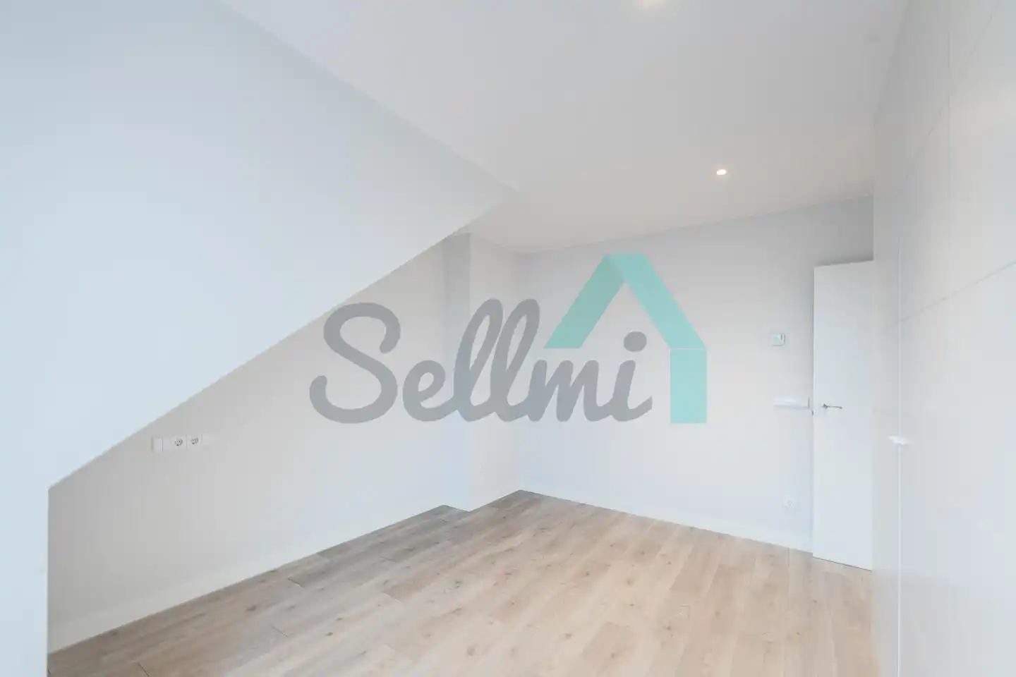 Attic for rent in Rendueles Llanos, Ceares