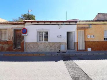 Maison mitoyenne avec piscine à vendre à Benijófar