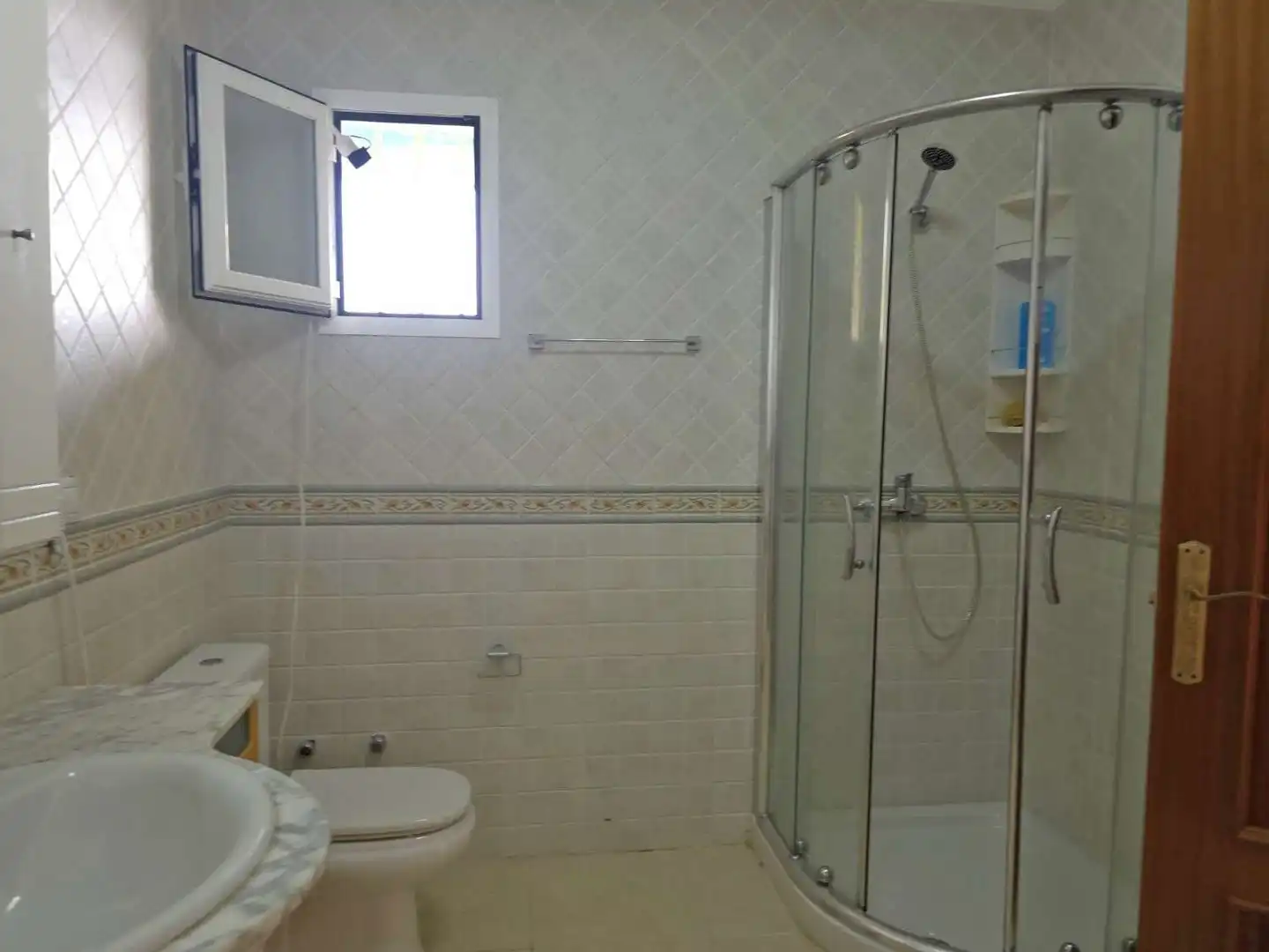 Bany de Finca rústica en venda en Arucas amb Aire condicionat, Piscina i Moblat
