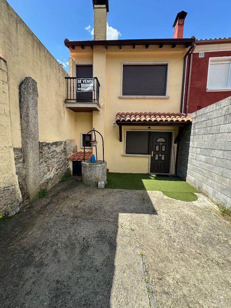 Vista exterior de Casa o xalet en venda en Baños de Molgas amb Moblat, Forn i Rentadora