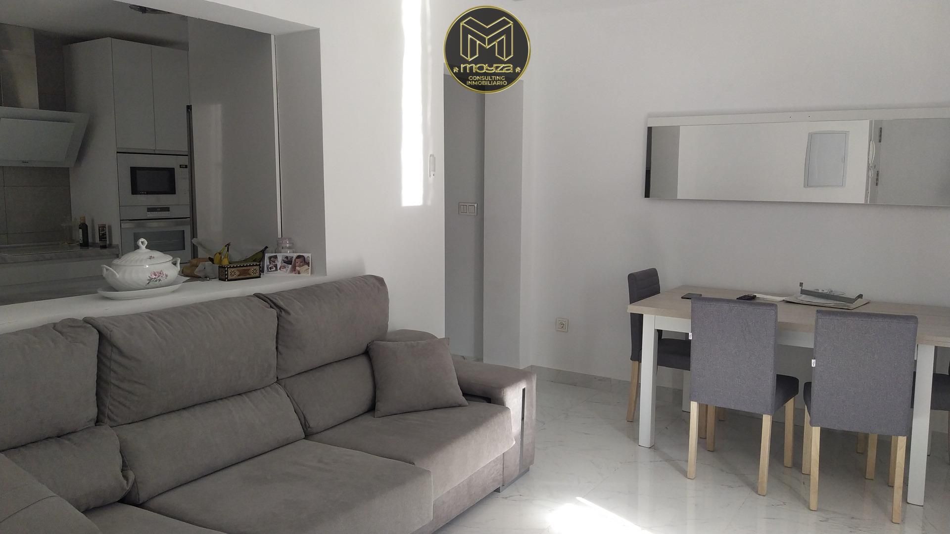 Sala d'estar de Pis en venda en  Jaén Capital amb Aire condicionat i Balcó