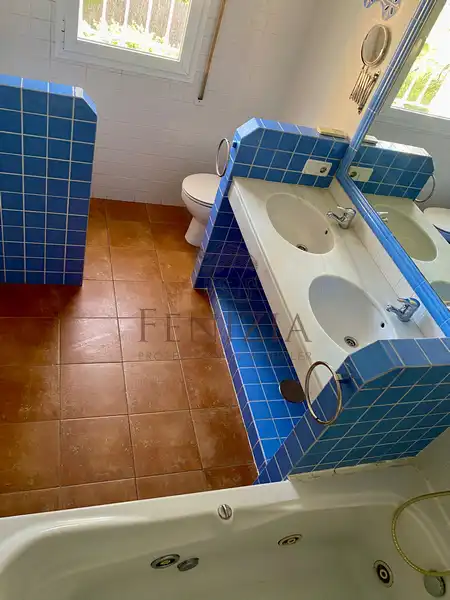 Bathroom of Detached homes for rent in El Puerto de Santa María  with Air Conditioner, Private garden and Storage room