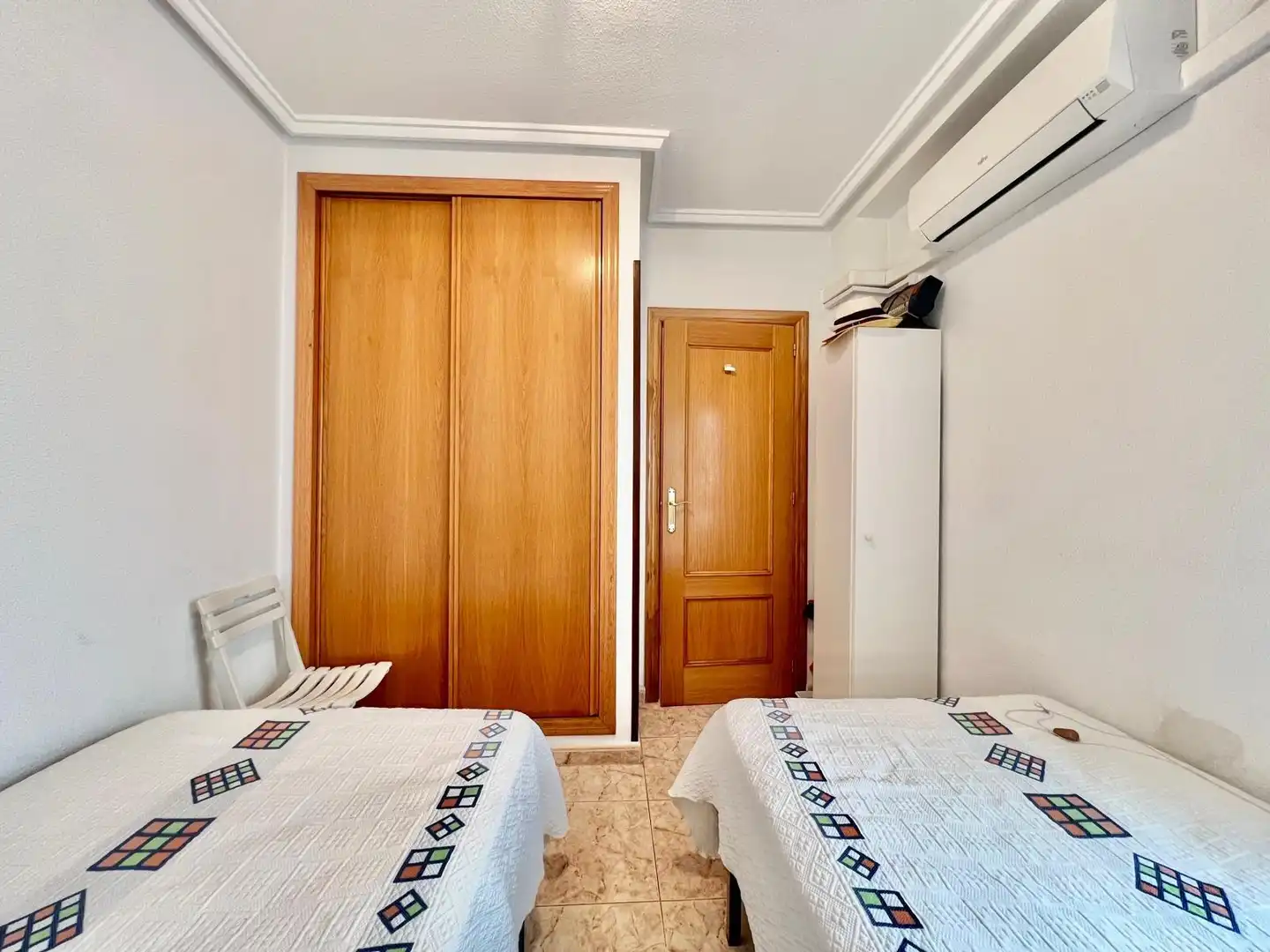 Schlafzimmer von Wohnungen zum Verkauf in Torrevieja mit Klimaanlage, Heizung und Möbliert