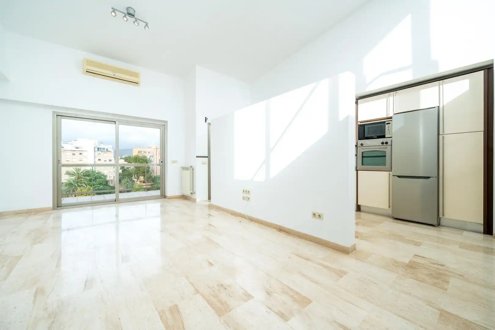 Sala d'estar de Àtic en venda en  Palma de Mallorca amb Aire condicionat, Calefacció i Jardí privat