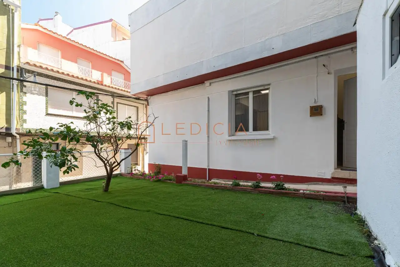 Jardí de Casa o xalet de lloguer en Cangas  amb Calefacció, Jardí privat i Parquet