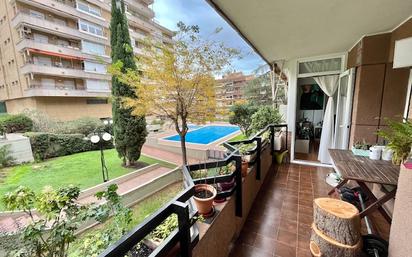 Exterior view of Flat for sale in  Barcelona Capital  with Heating, Parquet flooring and Terrace