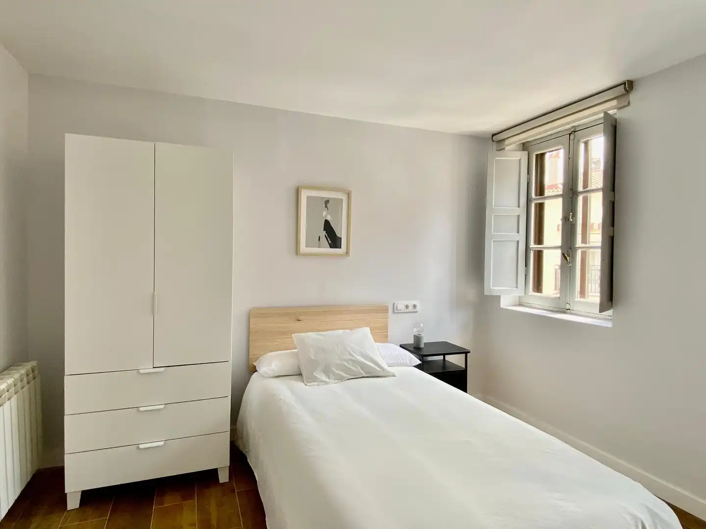 Habitación de Edificio en venta en Ávila