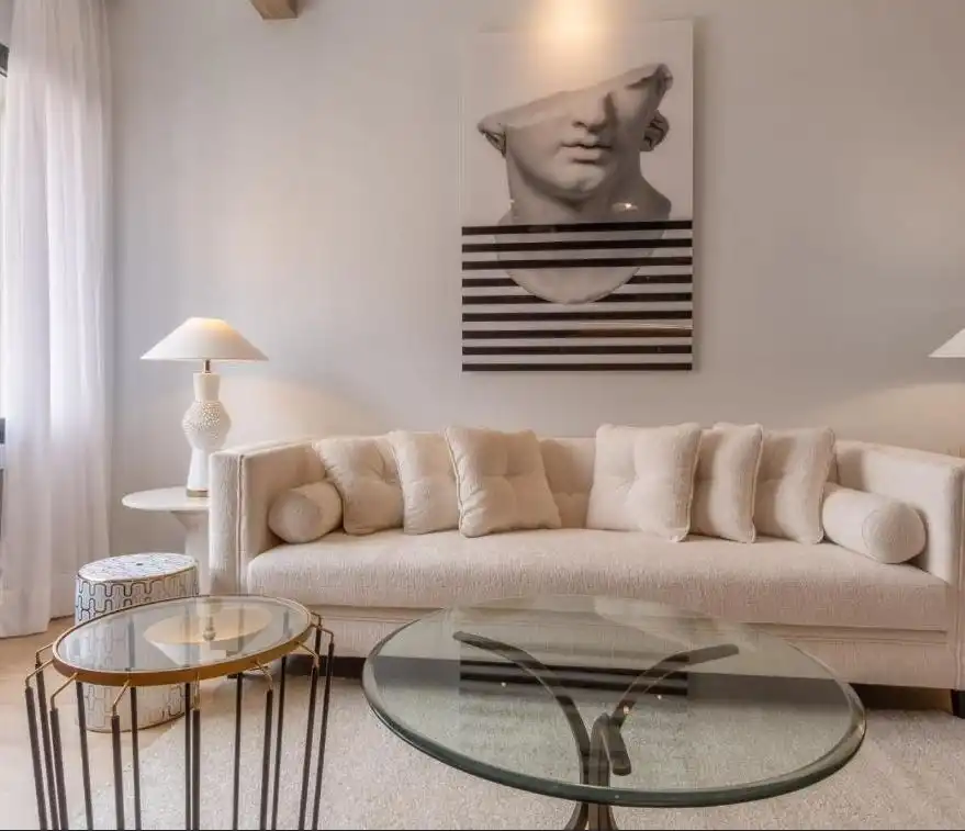 Sala d'estar de Pis de lloguer en Marbella amb Moblat i Es permeten mascotes