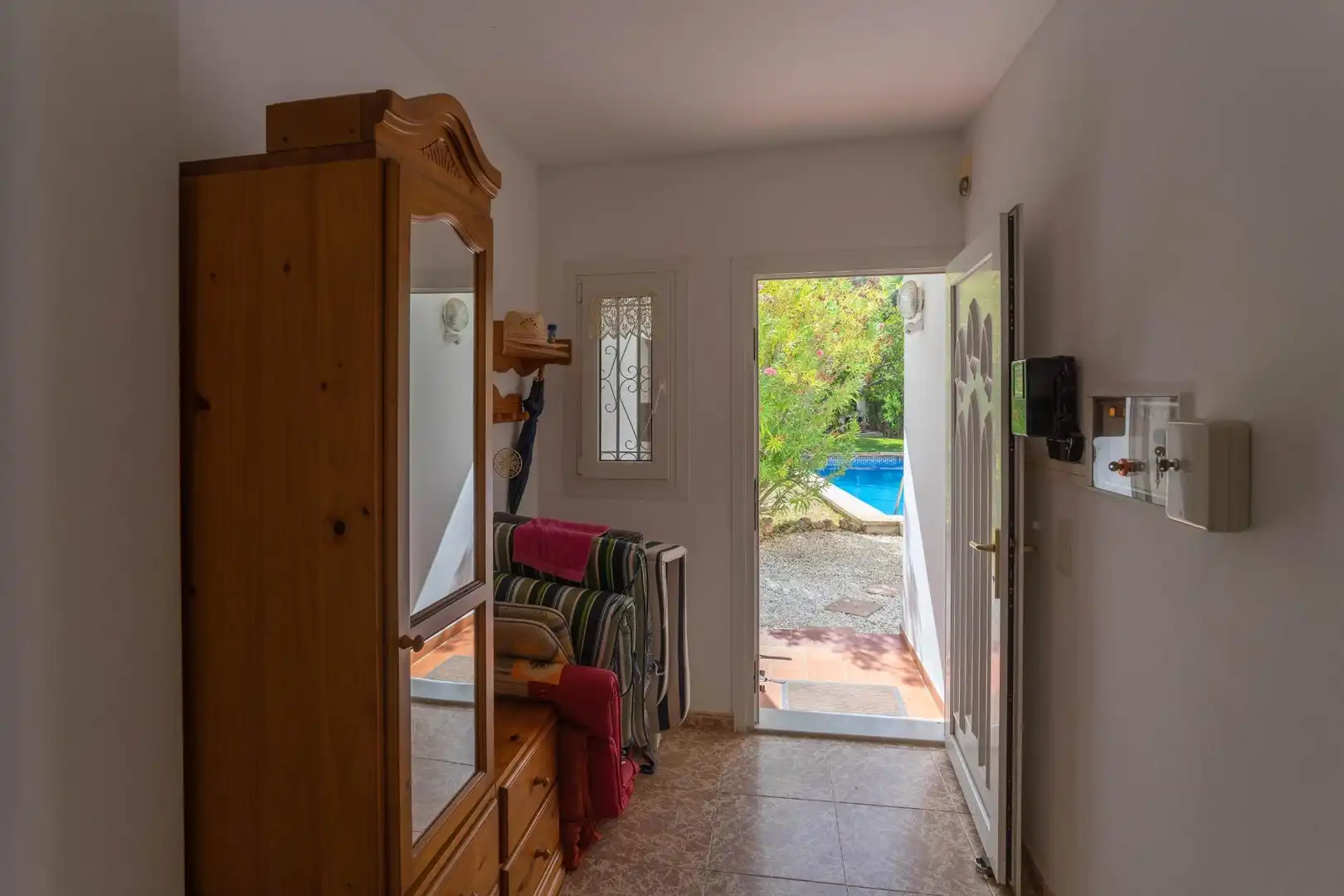 Haus oder Chalet zum Verkauf in Alhaurín El Grande mit Klimaanlage, Privatgarten und Terrasse
